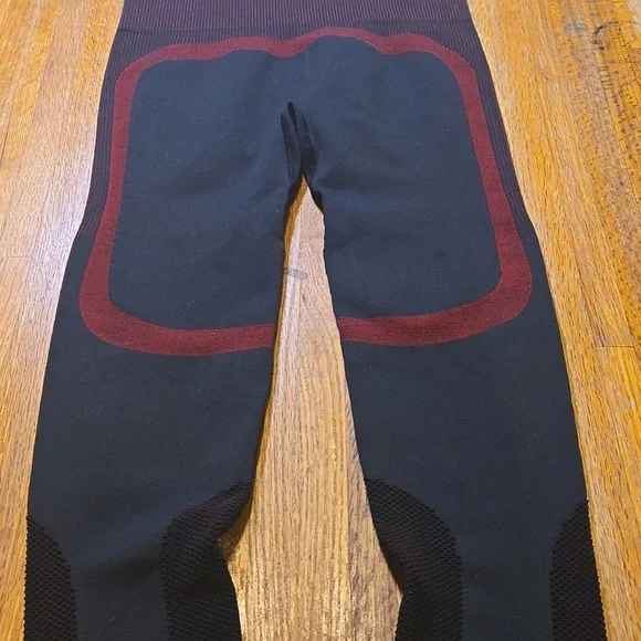 Women Small Black Red Compression Mesh Vent Active Workout Yoga Leggings - Picture 8 of 8